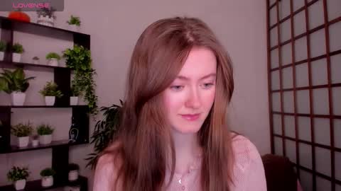 Snapshot of kate_cuddle chatting on February 2026 03:05:02 AM Kate online show from February 2026 03:05:02 AM