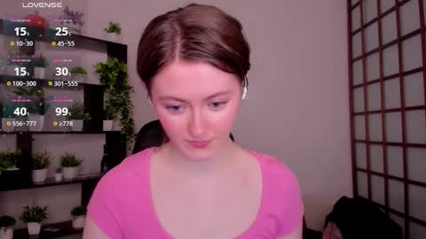 Snapshot of kate_cuddle chatting on March 2026 02:07:02 AM Kate online show from March 2026 02:07:02 AM