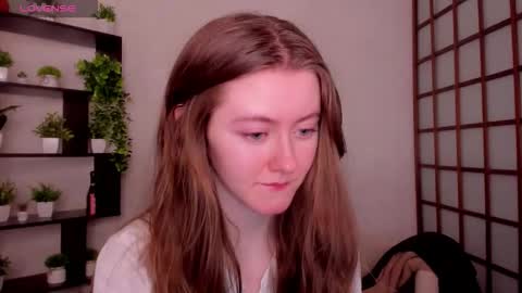 Snapshot of kate_cuddle chatting on March 2026 02:39:02 AM Kate online show from March 2026 02:39:02 AM