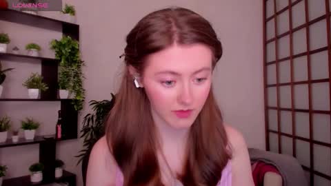 Snapshot of kate_cuddle chatting on March 2026 03:02:01 AM Kate online show from March 2026 03:02:01 AM