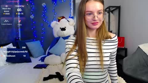 Snapshot of kate_jonson chatting on December 2024 11:44:01 AM .Be kind and gentle with me and I will do my best for you. online show from December 2024 11:44:01 AM