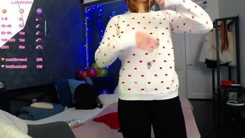 Snapshot of kate_jonson chatting on February 2025 06:53:01 PM .Be kind and gentle with me and I will do my best for you. online show from February 2025 06:53:01 PM