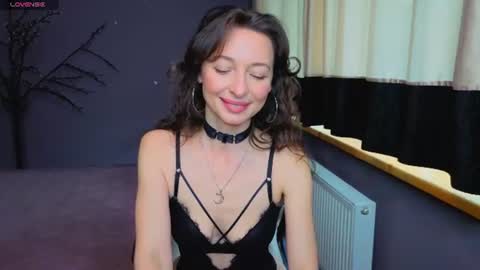 Snapshot of kate_millersi chatting on June 2026 11:45:01 AM Kare online show from June 2026 11:45:01 AM