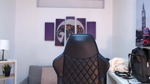 Kate  online show from November 2025 10:38:01 AM