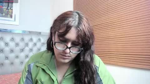 Snapshot of kate_pickman chatting on May 2026 05:01:02 AM kate online show from May 2026 05:01:02 AM