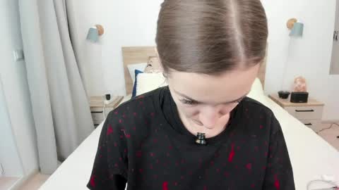 kate_redgar online show from April 2026 03:28:02 PM