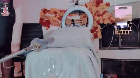 Snapshot of kate_yoshy chatting on October 2025 03:54:02 AM kate the pink girl online show from October 2025 03:54:02 AM