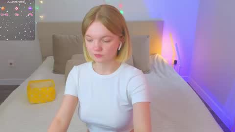 Snapshot of katebunnys chatting on March 2026 04:39:01 AM katebunnys online show from March 2026 04:39:01 AM