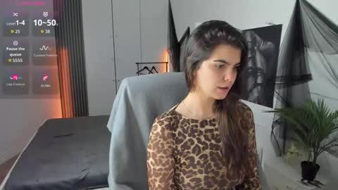 Kate online show from October 2025 01:19:01 PM