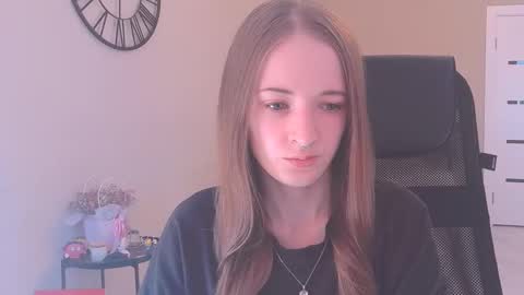 Snapshot of katekayer chatting on September 2025 08:17:01 AM katekayer online show from September 2025 08:17:01 AM