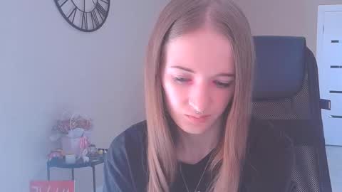 Snapshot of katekayer chatting on September 2025 08:41:02 AM katekayer online show from September 2025 08:41:02 AM