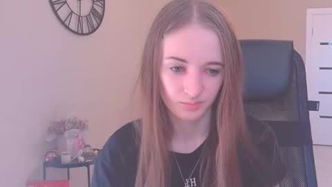 Snapshot of katekayer chatting on October 2025 08:53:02 AM katekayer online show from October 2025 08:53:02 AM