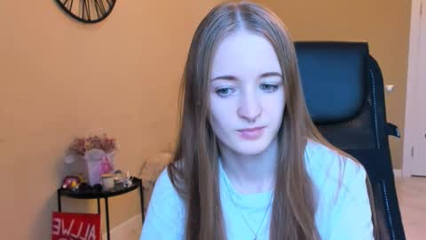 Snapshot of katekayer chatting on October 2025 09:32:02 AM katekayer online show from October 2025 09:32:02 AM