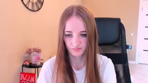 Snapshot of katekayer chatting on October 2025 09:10:01 AM katekayer online show from October 2025 09:10:01 AM