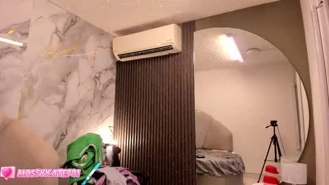 Snapshot of katemoss70 chatting on February 2025 05:39:02 PM Im Katherine but call me Kate online show from February 2025 05:39:02 PM