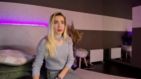 KateOwyns online show from February 2025 01:37:01 PM