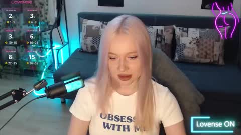 Snapshot of katerinaxvold chatting on November 2025 02:27:01 PM Lisa online show from November 2025 02:27:01 PM