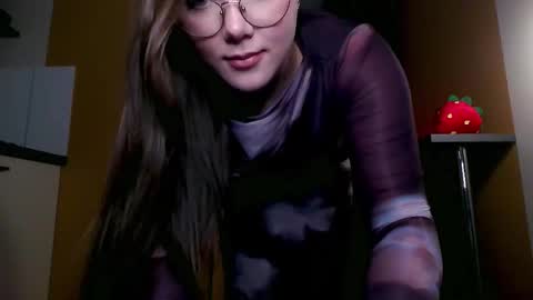 KATE online show from November 2025 07:14:01 PM