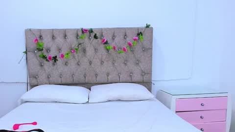 Snapshot of katey_curvy01 chatting on December 2025 12:49:02 AM katey Curvy01 online show from December 2025 12:49:02 AM