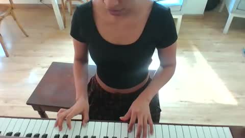 Snapshot of kathecooll chatting on December 2025 07:32:01 PM Kathe Cooll online show from December 2025 07:32:01 PM