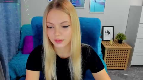 Snapshot of katherineepierce chatting on November 2025 05:57:01 PM Katherine online show from November 2025 05:57:01 PM