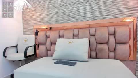 Snapshot of kathia_dumons_ chatting on December 2025 12:14:02 PM KATHIA online show from December 2025 12:14:02 PM