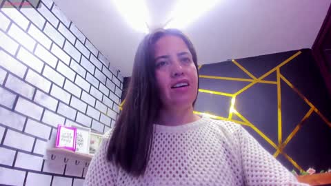 Paola online show from December 2024 12:27:01 PM