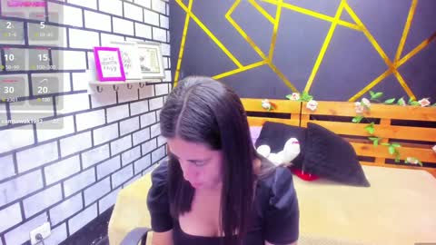 Paola online show from December 2024 12:55:02 PM