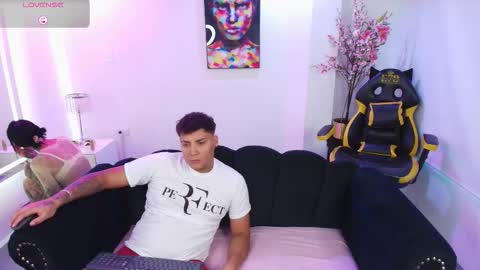 Kathia Thiago  online show from January 2026 12:10:01 PM