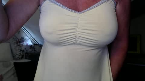 Snapshot of kathylovexxx chatting on July 2026 07:23:02 AM Kathy online show from July 2026 07:23:02 AM