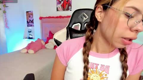 Snapshot of kathyy01 chatting on February 2026 12:45:02 PM valentina online show from February 2026 12:45:02 PM