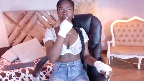 Katia online show from March 2026 12:00:01 PM