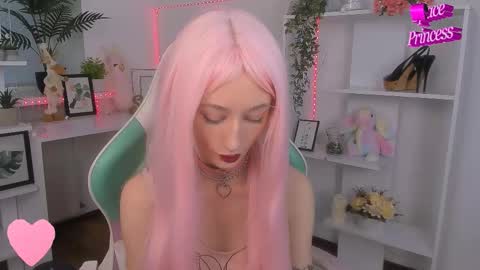 Snapshot of katia_kim chatting on October 2025 06:50:02 AM Katia online show from October 2025 06:50:02 AM