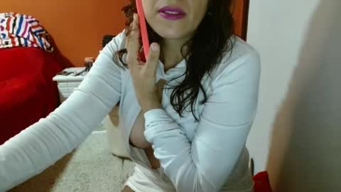 Snapshot of katia_love69 chatting on February 2025 03:42:02 PM Katia Love69 online show from February 2025 03:42:02 PM