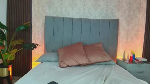 Snapshot of katia_moregb chatting on February 2025 08:45:01 PM Karen Villas online show from February 2025 08:45:01 PM