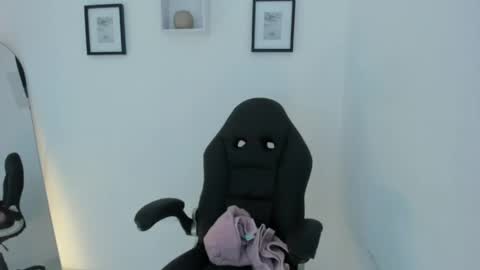 Katia  online show from May 2026 08:03:02 PM