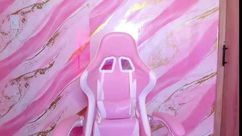 Katie online show from December 2025 12:49:02 AM