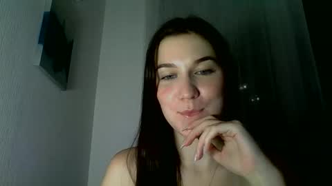 katie_foxi online show from September 2025 04:45:01 PM