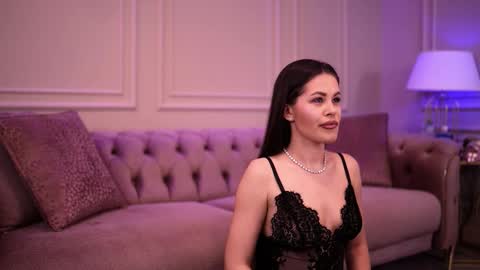 Katie online show from November 2025 07:05:01 PM