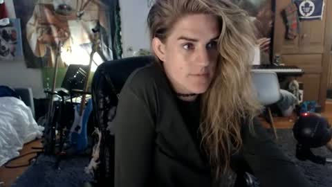 Snapshot of katiecutie_5 chatting on June 2026 05:12:02 AM Katie online show from June 2026 05:12:02 AM