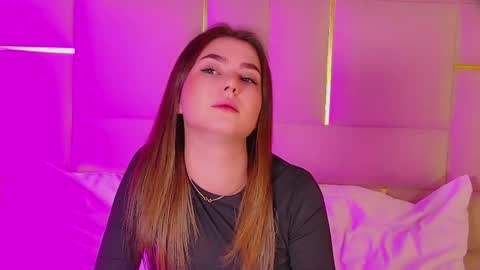 Snapshot of katiereeves chatting on November 2025 05:08:01 PM katiereeves online show from November 2025 05:08:01 PM