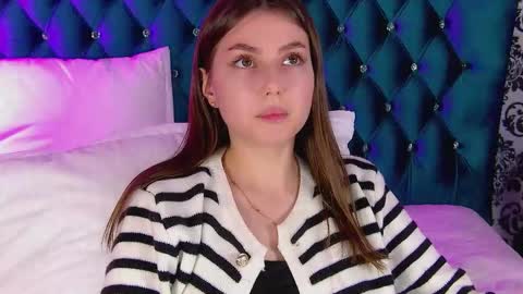 Snapshot of katiereeves chatting on November 2025 06:12:01 PM katiereeves online show from November 2025 06:12:01 PM