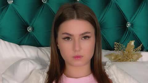 Snapshot of katiereeves chatting on December 2025 05:08:02 PM katiereeves online show from December 2025 05:08:02 PM