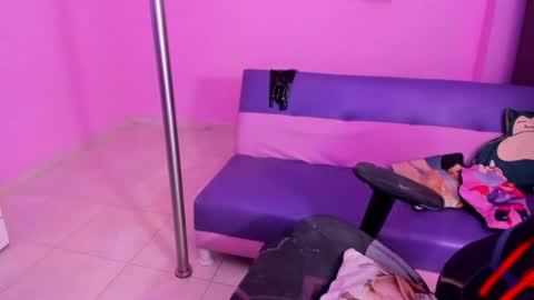 Snapshot of katiuska_doll_squirt chatting on July 2026 12:25:01 PM katiuska_doll_squirt online show from July 2026 12:25:01 PM