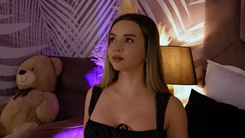 KatJolie online show from October 2025 07:47:02 PM