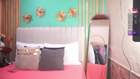 K A T L Y N  online show from December 2025 07:01:02 PM