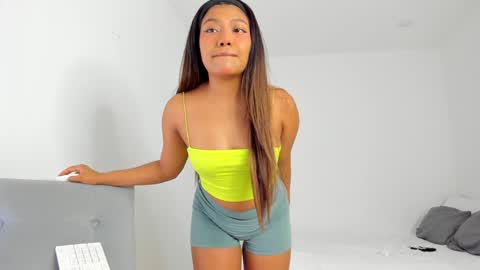 Snapshot of katnees_correa chatting on January 2025 07:18:01 AM Follow me on instagram and twitter as correaktnees online show from January 2025 07:18:01 AM