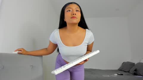 Snapshot of katnees_correa chatting on February 2025 07:45:02 AM Follow me on instagram and twitter as correaktnees online show from February 2025 07:45:02 AM