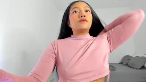 Snapshot of katnees_correa chatting on March 2025 07:34:02 AM Follow me on instagram and twitter as correaktnees online show from March 2025 07:34:02 AM