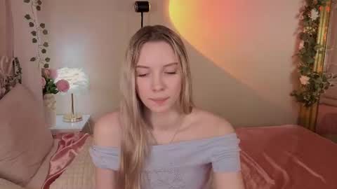 Snapshot of katt_yy chatting on June 2026 05:12:02 AM katt_yy online show from June 2026 05:12:02 AM